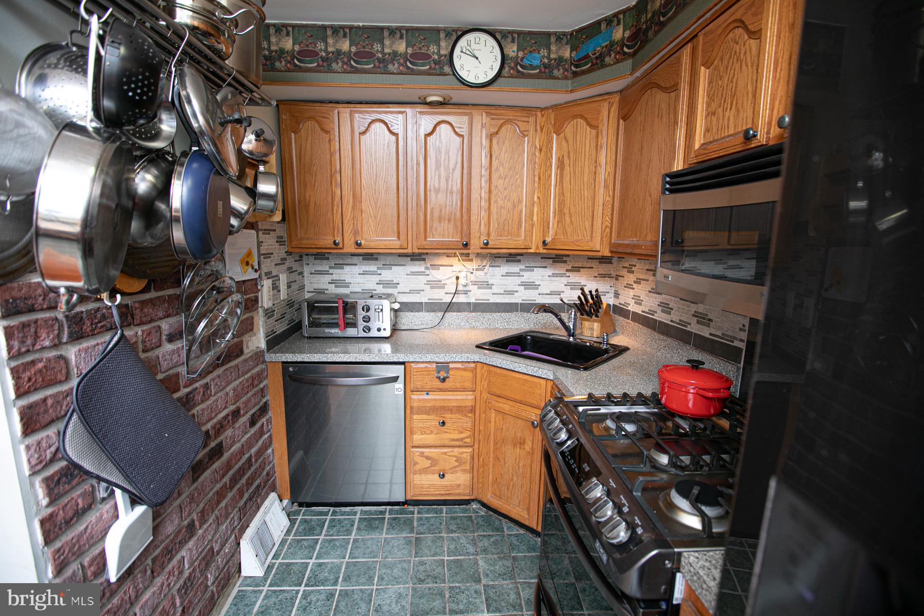 8556 Provident Road Philadelphia, PA 19150 - Photo 12 of 29 Kitchen