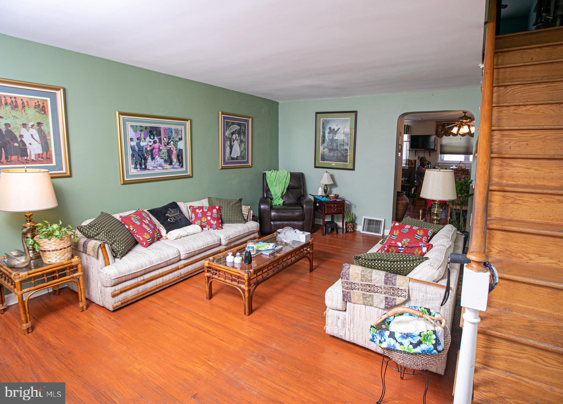 8556 Provident Road Philadelphia, PA 19150 - Photo 3 of 29 Livingroom
