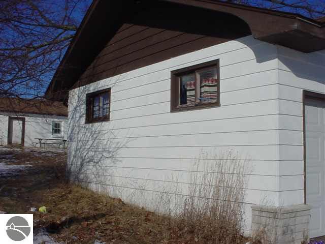 1435 North Stout Road Barton City, MI 48705 - Photo 4 of 6 1752178-3.JPG