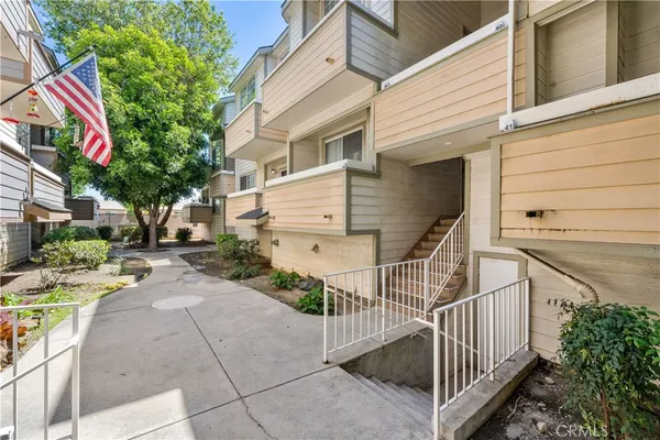 $375,000 | 11150 Glenoaks Boulevard, Unit 38, Pacoima, CA 91331