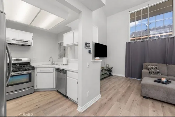 $375,000 | 11150 Glenoaks Boulevard, Unit 38, Pacoima, CA 91331