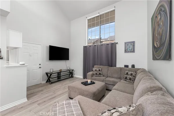 $375,000 | 11150 Glenoaks Boulevard, Unit 38, Pacoima, CA 91331