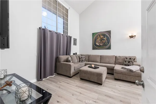 $375,000 | 11150 Glenoaks Boulevard, Unit 38, Pacoima, CA 91331