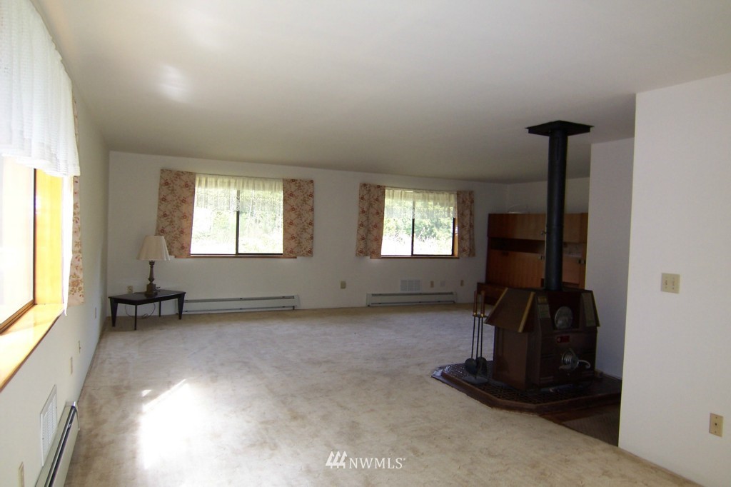 5356 East Collins Road Port Orchard, WA 98366 - Photo 2 of 15 Gallery Image 2
