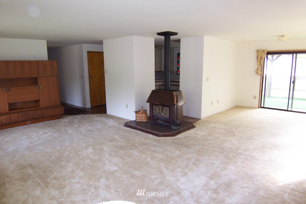 5356 East Collins Road Port Orchard, WA 98366 - Photo 3 of 15 Gallery Image 3