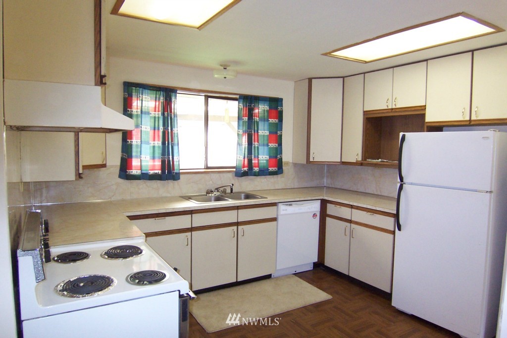 5356 East Collins Road Port Orchard, WA 98366 - Photo 4 of 15 Gallery Image 4