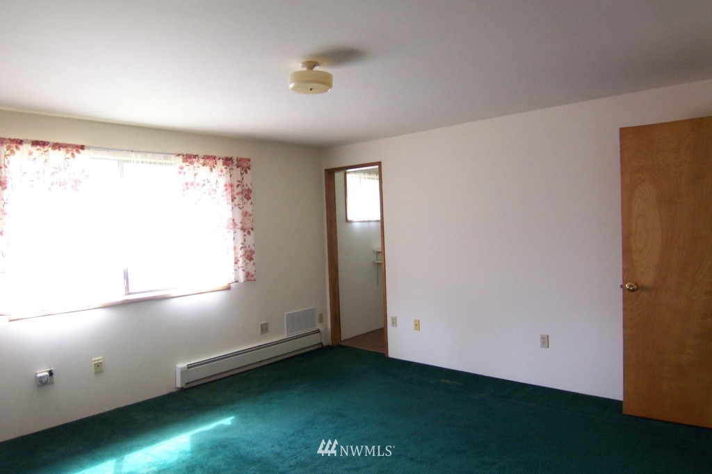 5356 East Collins Road Port Orchard, WA 98366 - Photo 6 of 15 Gallery Image 6