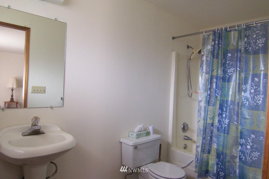 5356 East Collins Road Port Orchard, WA 98366 - Photo 7 of 15 Gallery Image 7