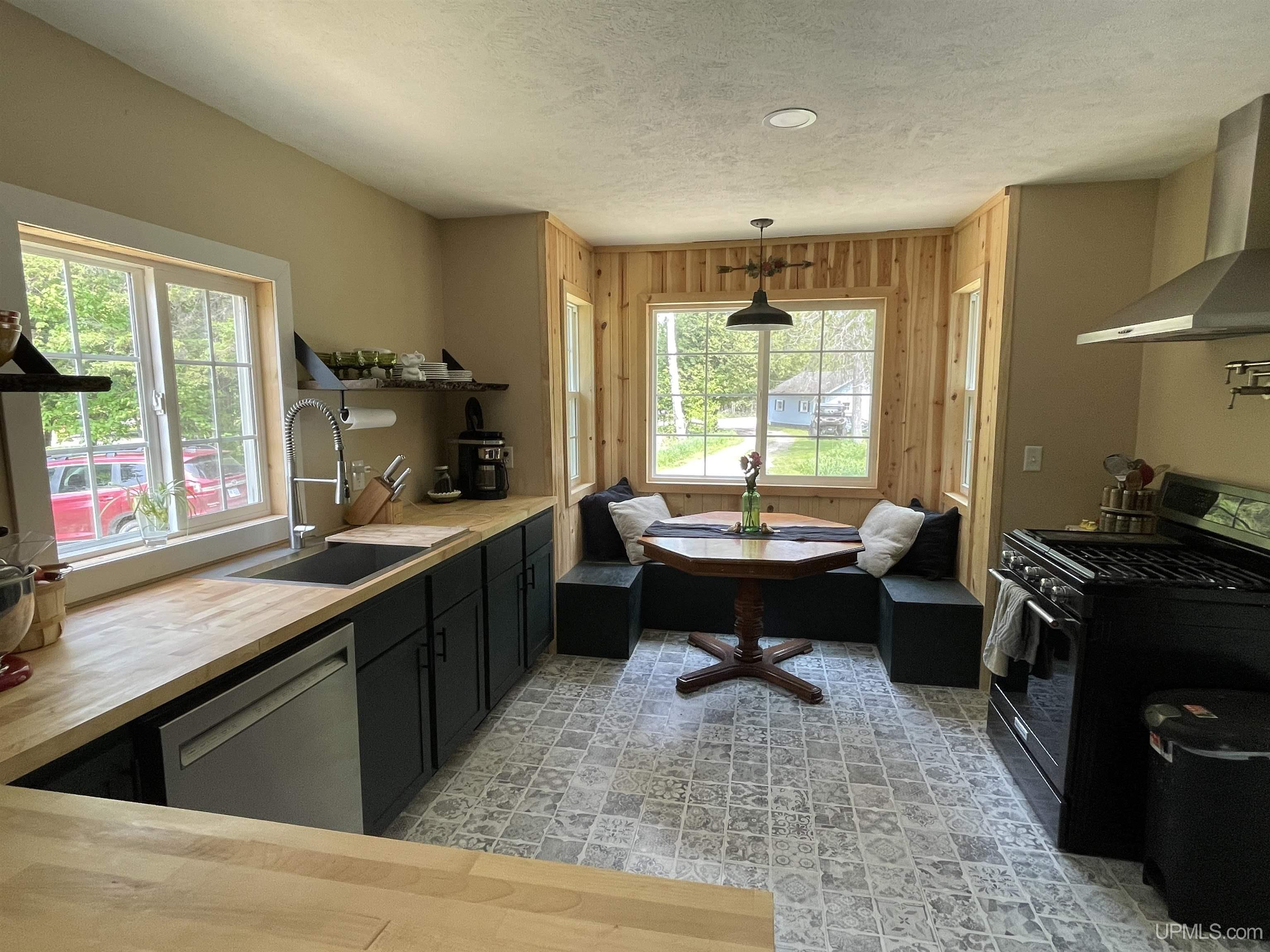 2731 Jones Road Gulliver, MI 49840 - Photo 6 of 39 Gallery Image 6