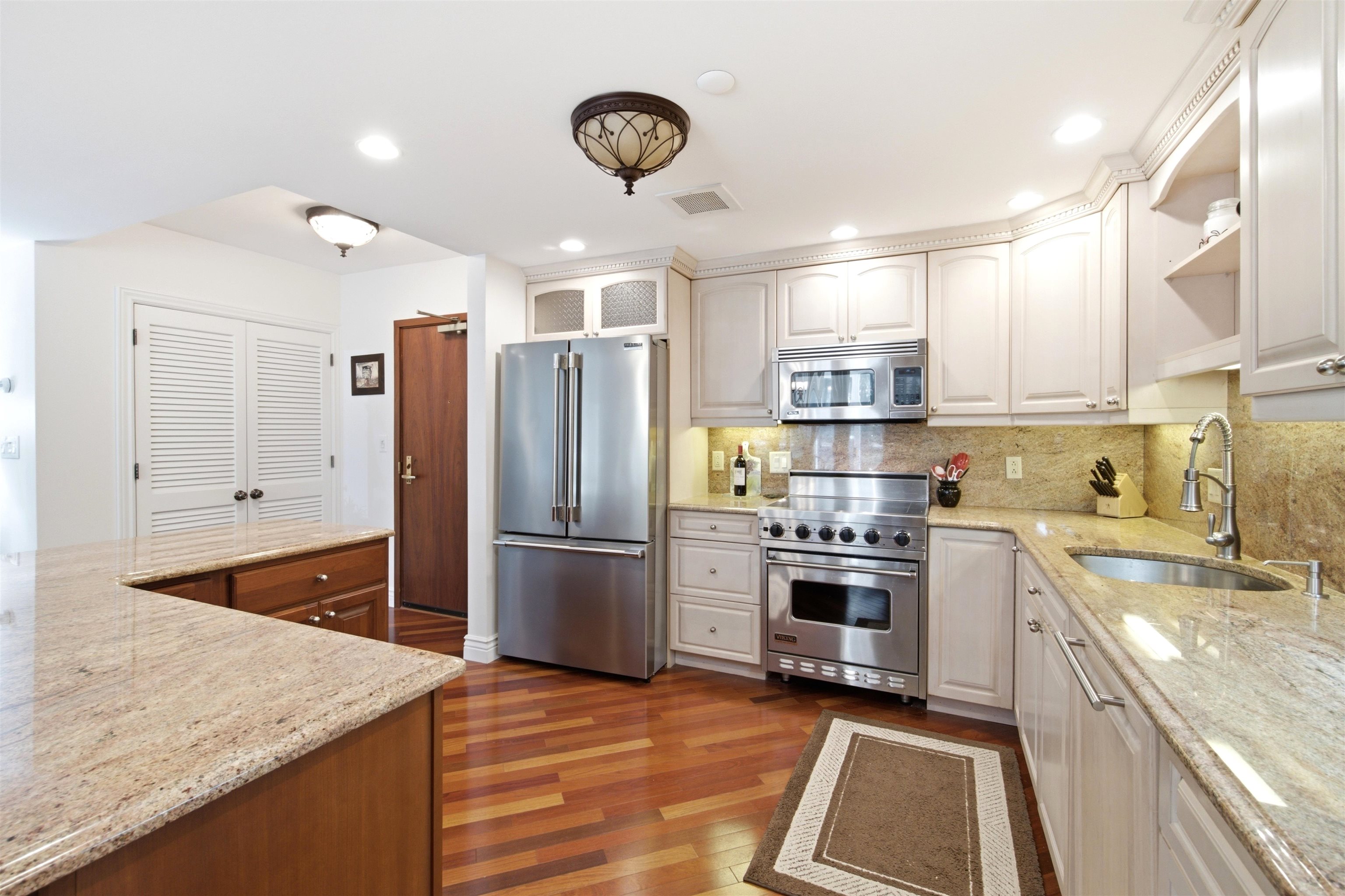 300 River Road, Unit 111 Manchester, NH 03104 - Photo 8 of 38 Gallery Image 8