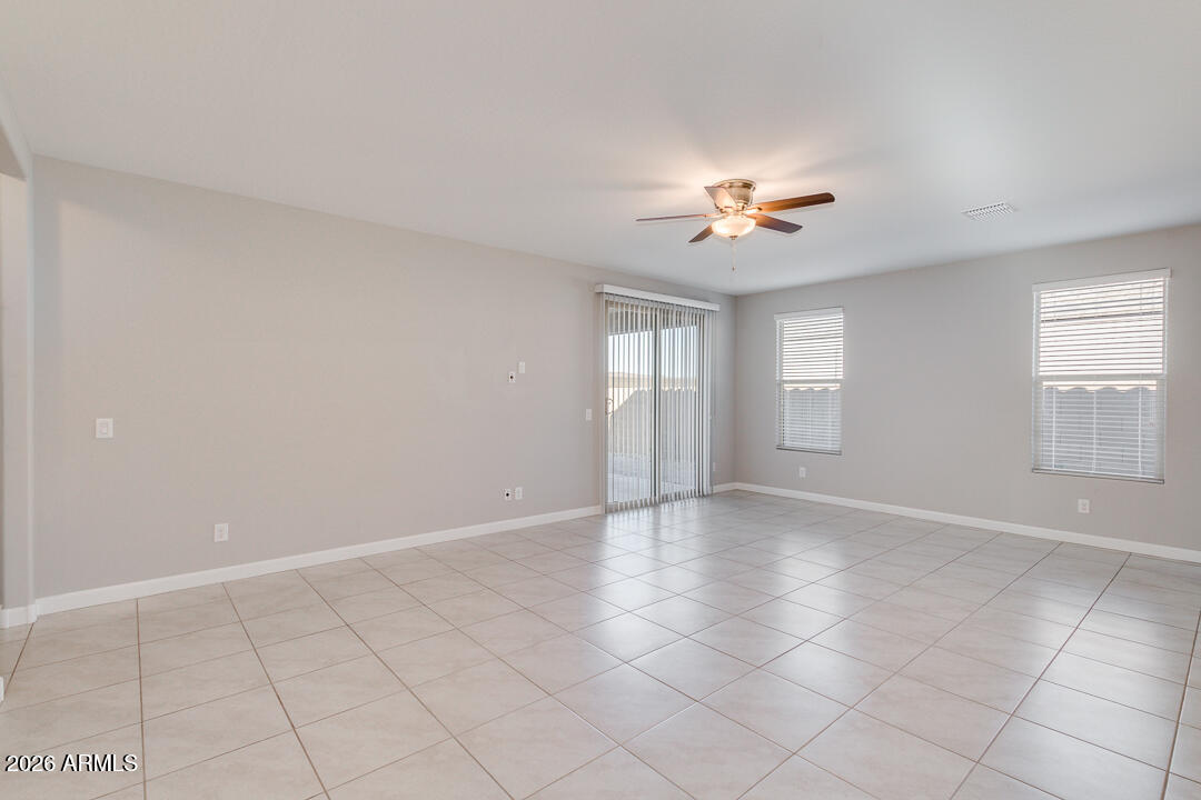 13634 West Briles Road Peoria, AZ 85383 - Photo 3 of 36 04-Briles