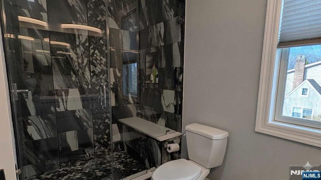 129 Wilbur Road Bergenfield, NJ 07621 - Photo 12 of 21