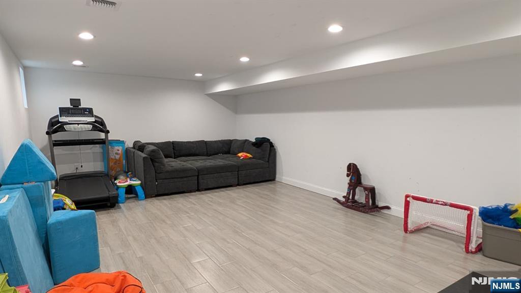 129 Wilbur Road Bergenfield, NJ 07621 - Photo 19 of 21