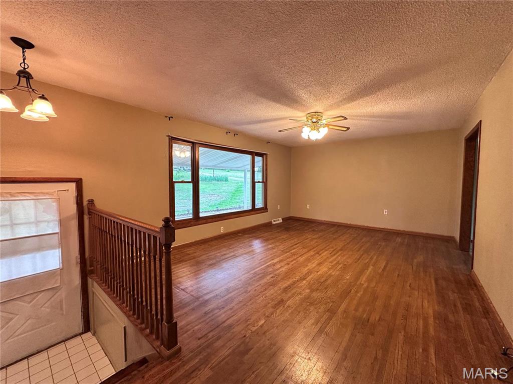 422 Parklane Drive St. Clair, MO 63077 - Photo 3 of 23