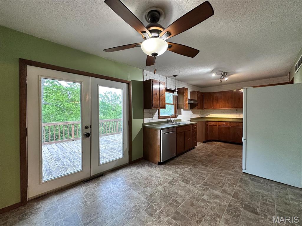 422 Parklane Drive St. Clair, MO 63077 - Photo 5 of 23