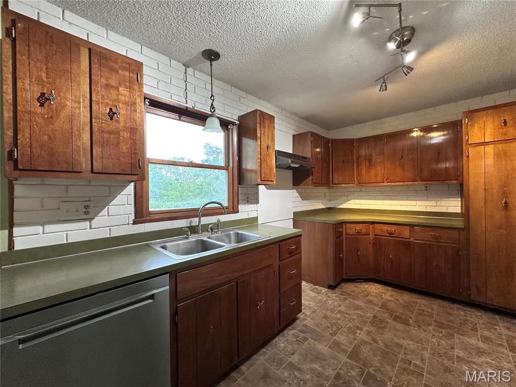 422 Parklane Drive St. Clair, MO 63077 - Photo 6 of 23