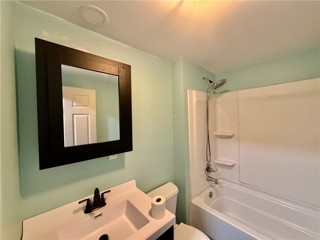 520 Bell Street Mount Zion, IL 62549 - Photo 9 of 10