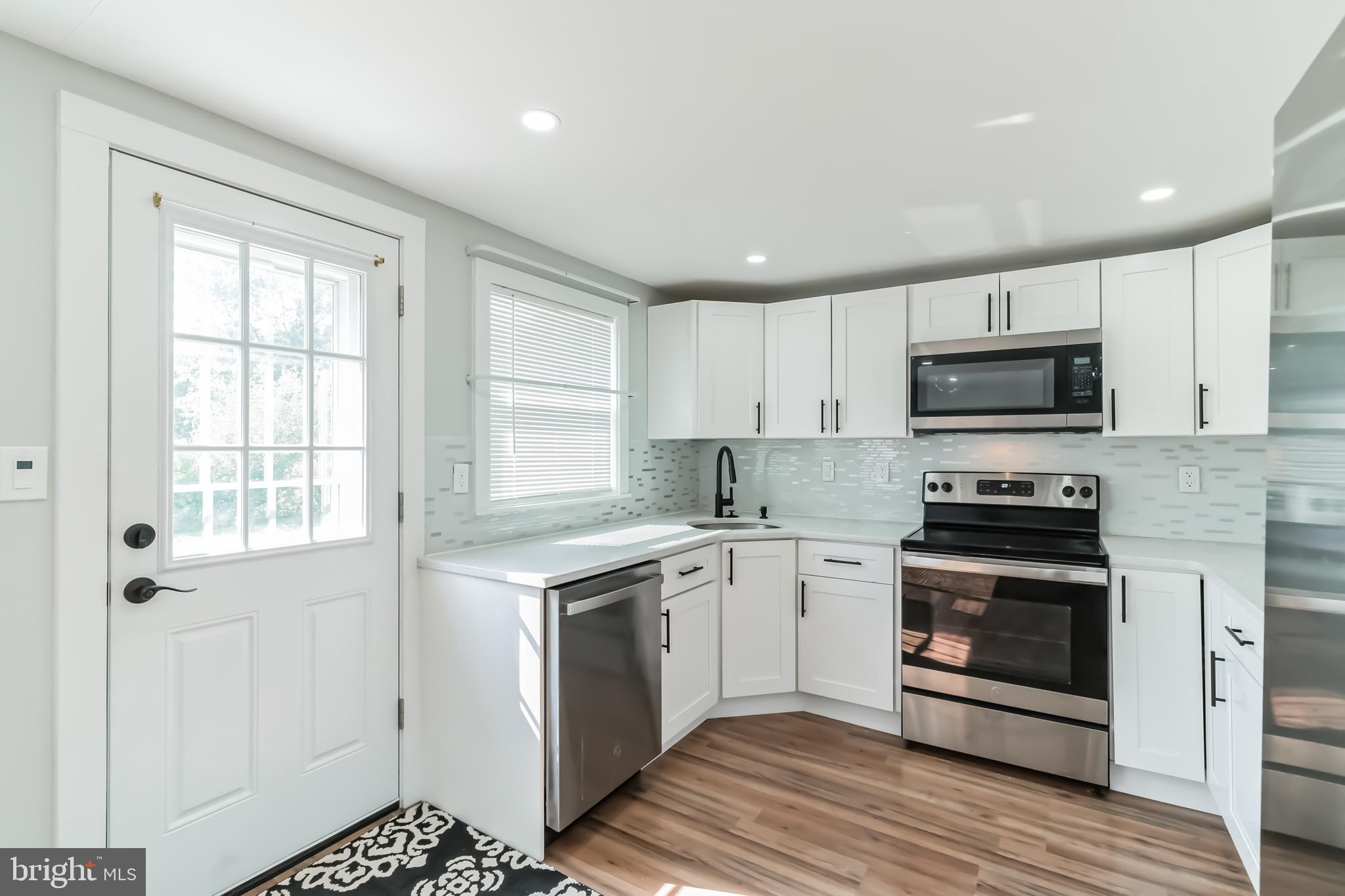 863 Roger Road Warminster, PA 18974 - Photo 11 of 32 Gallery Image 11