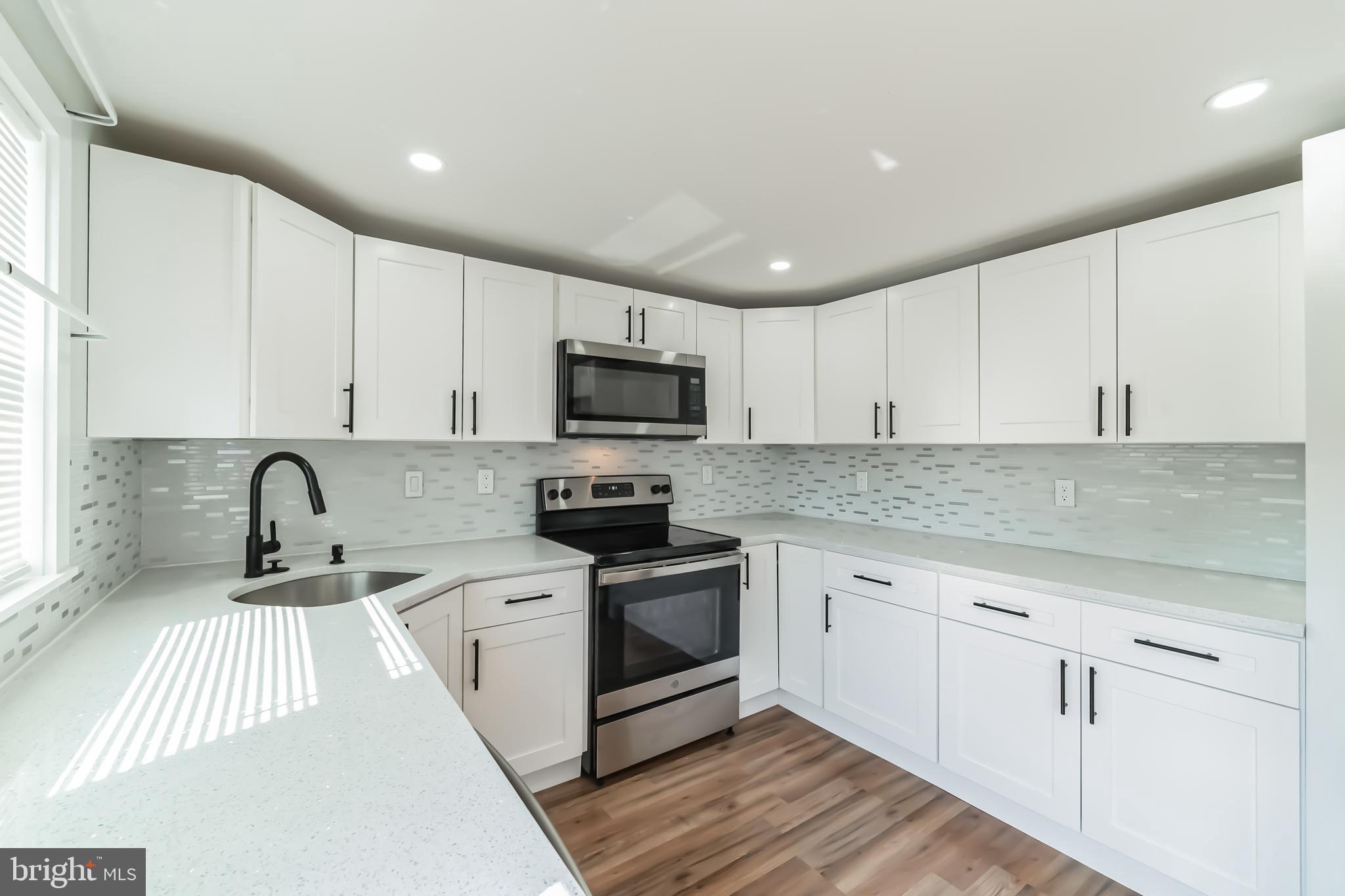 863 Roger Road Warminster, PA 18974 - Photo 12 of 32 Gallery Image 12