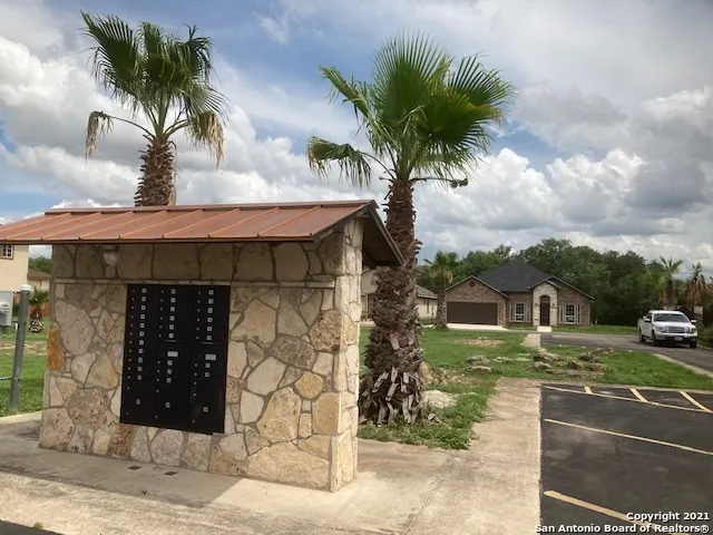 $32,500 | 123 Sutton Place, Unit 17, Uvalde, TX 78801