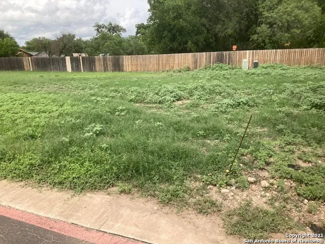 $32,500 | 123 Sutton Place, Unit 17, Uvalde, TX 78801