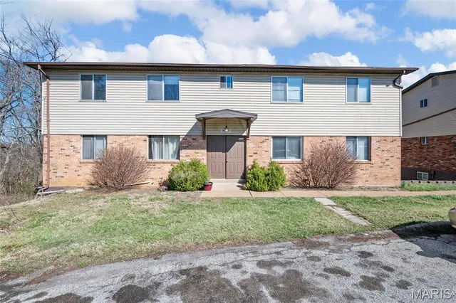 $1,025 | 22 East Rock Creek Manor, Arnold, MO 63010