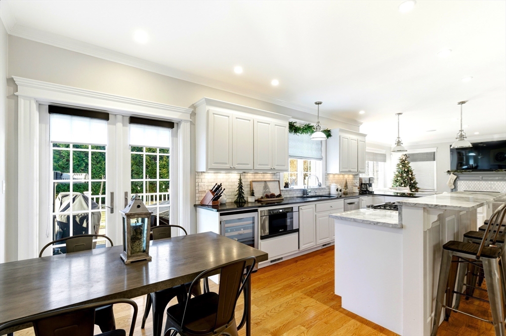 90 McCarthy Road Newton, MA 02459 - Photo 7 of 41