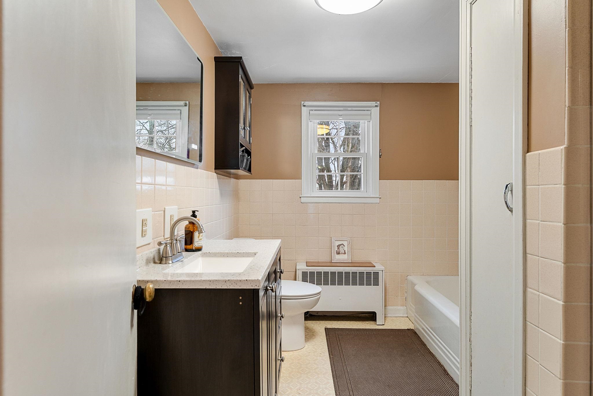 19 Woodlawn Road Burlington, VT 05408 - Photo 27 of 60