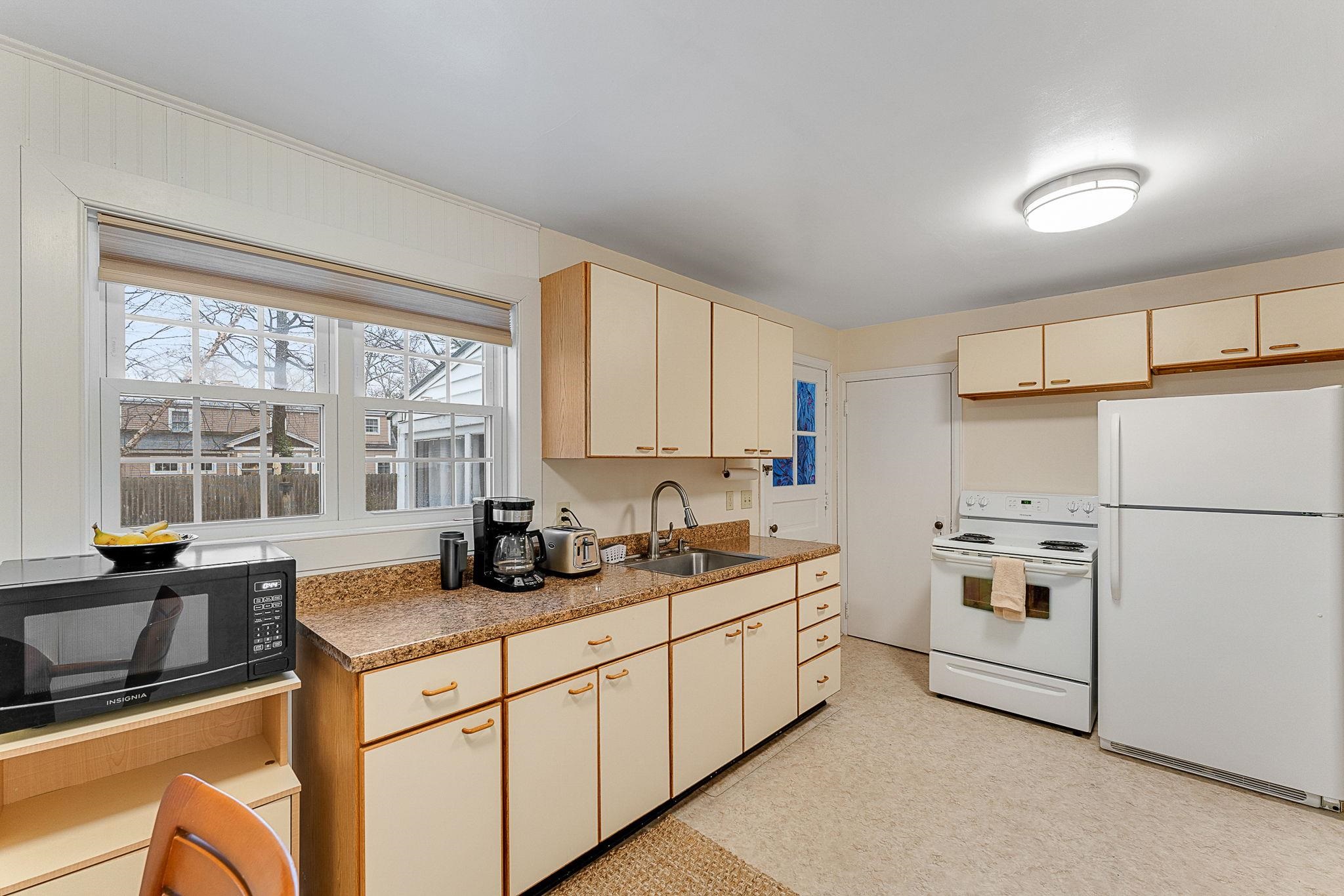 19 Woodlawn Road Burlington, VT 05408 - Photo 38 of 60