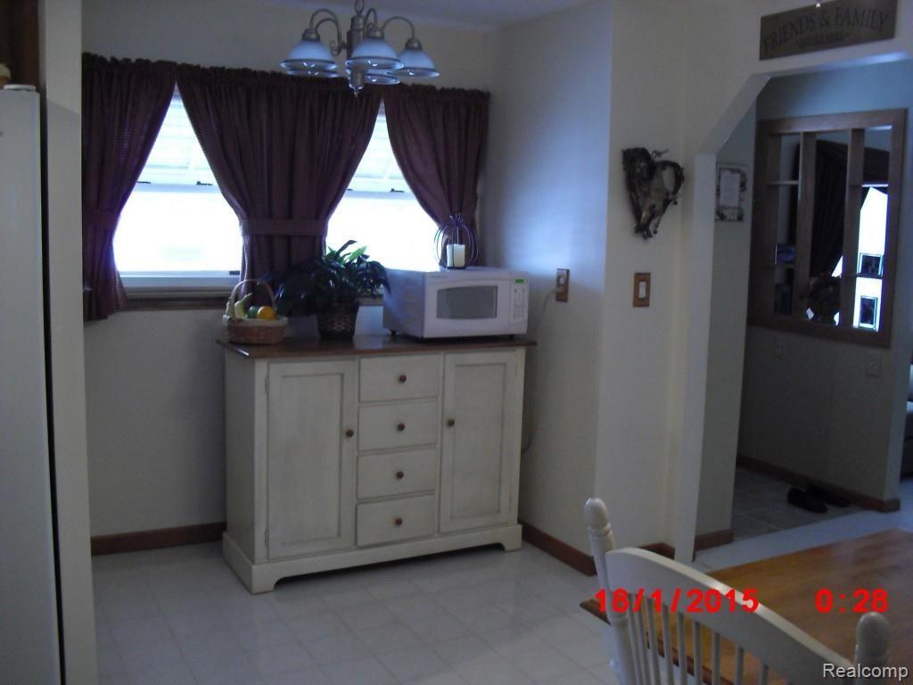 3227 Rome Avenue Warren, MI 48091 - Photo 12 of 65 Rome & Winchester 013 - Copy (2).jpg