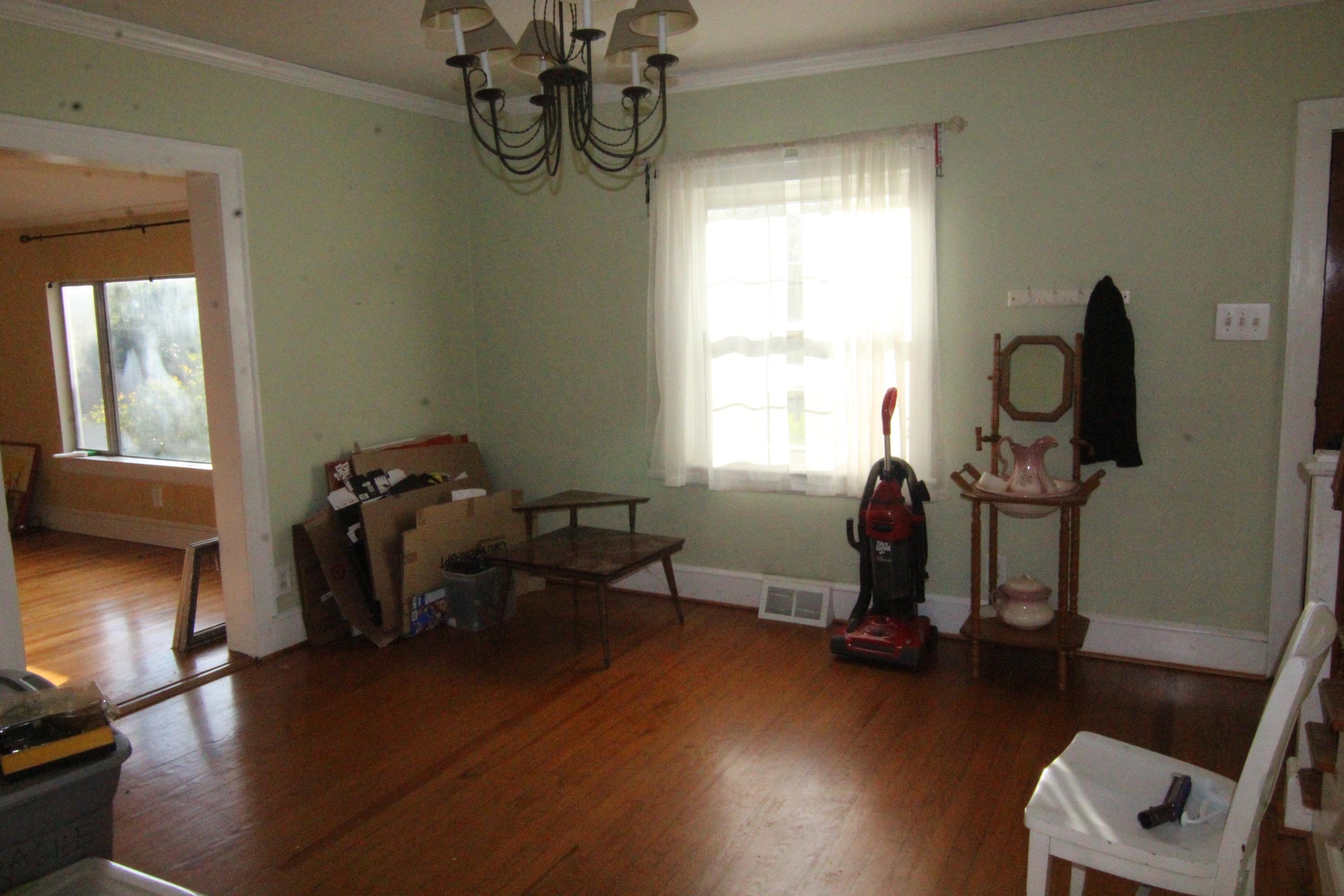 3837 Carson Road Roanoke, VA 24012 - Photo 11 of 17 IMG_2932