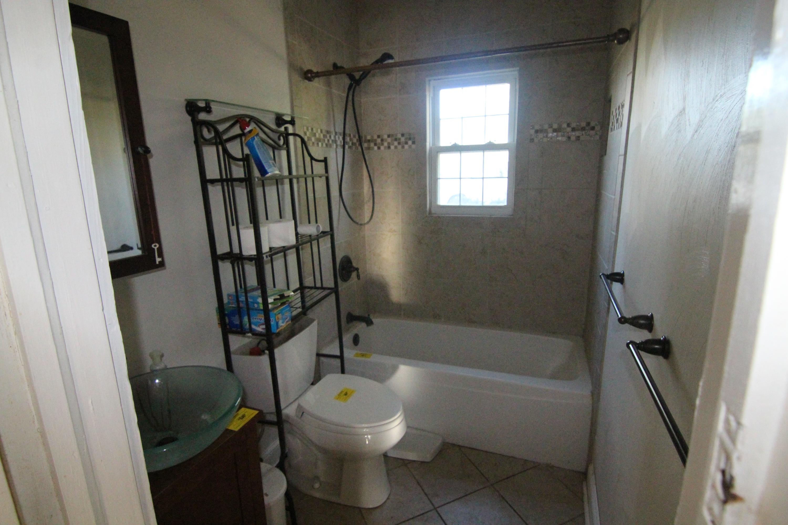 3837 Carson Road Roanoke, VA 24012 - Photo 13 of 17 IMG_2936