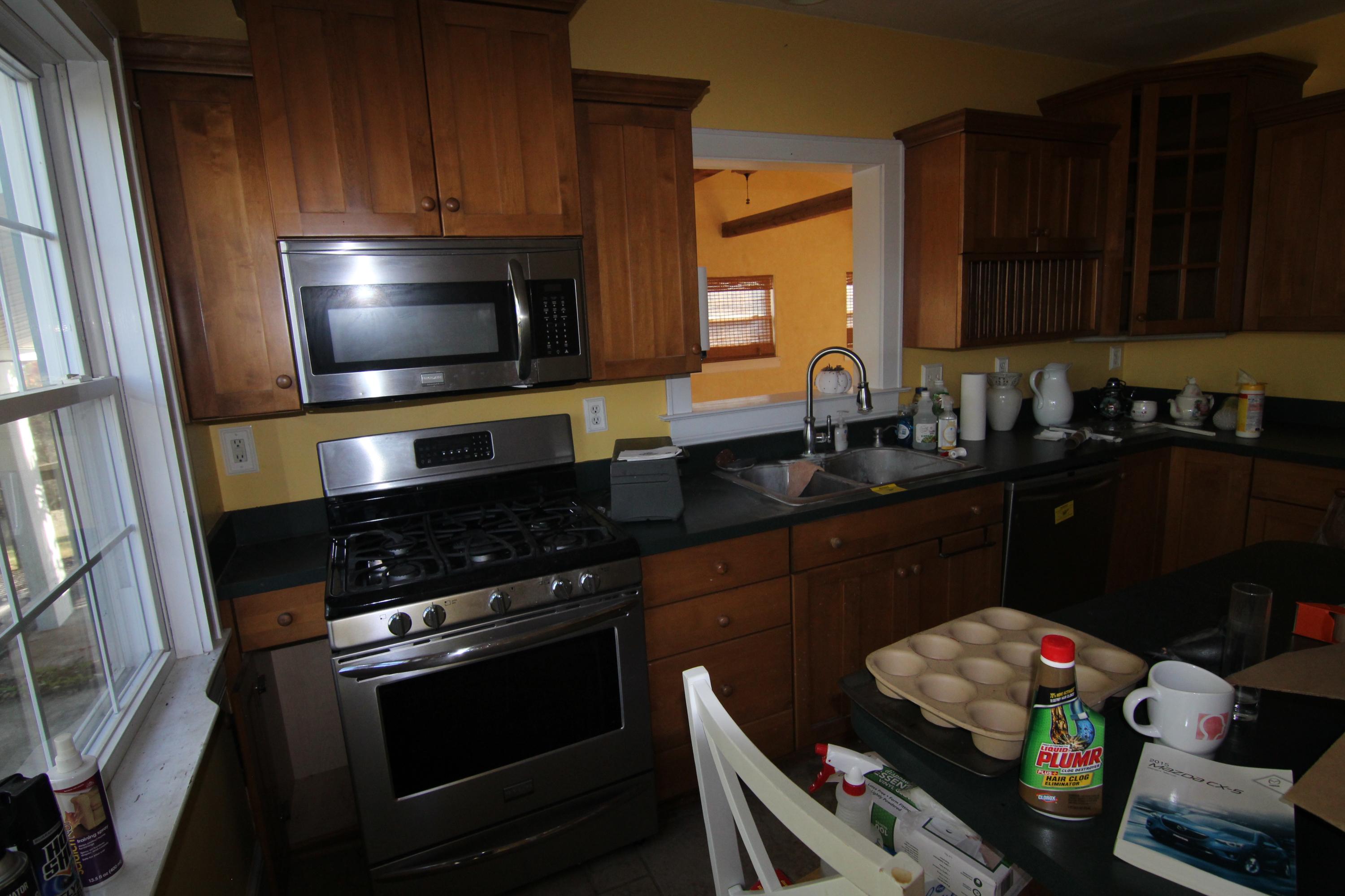 3837 Carson Road Roanoke, VA 24012 - Photo 8 of 17 IMG_2928