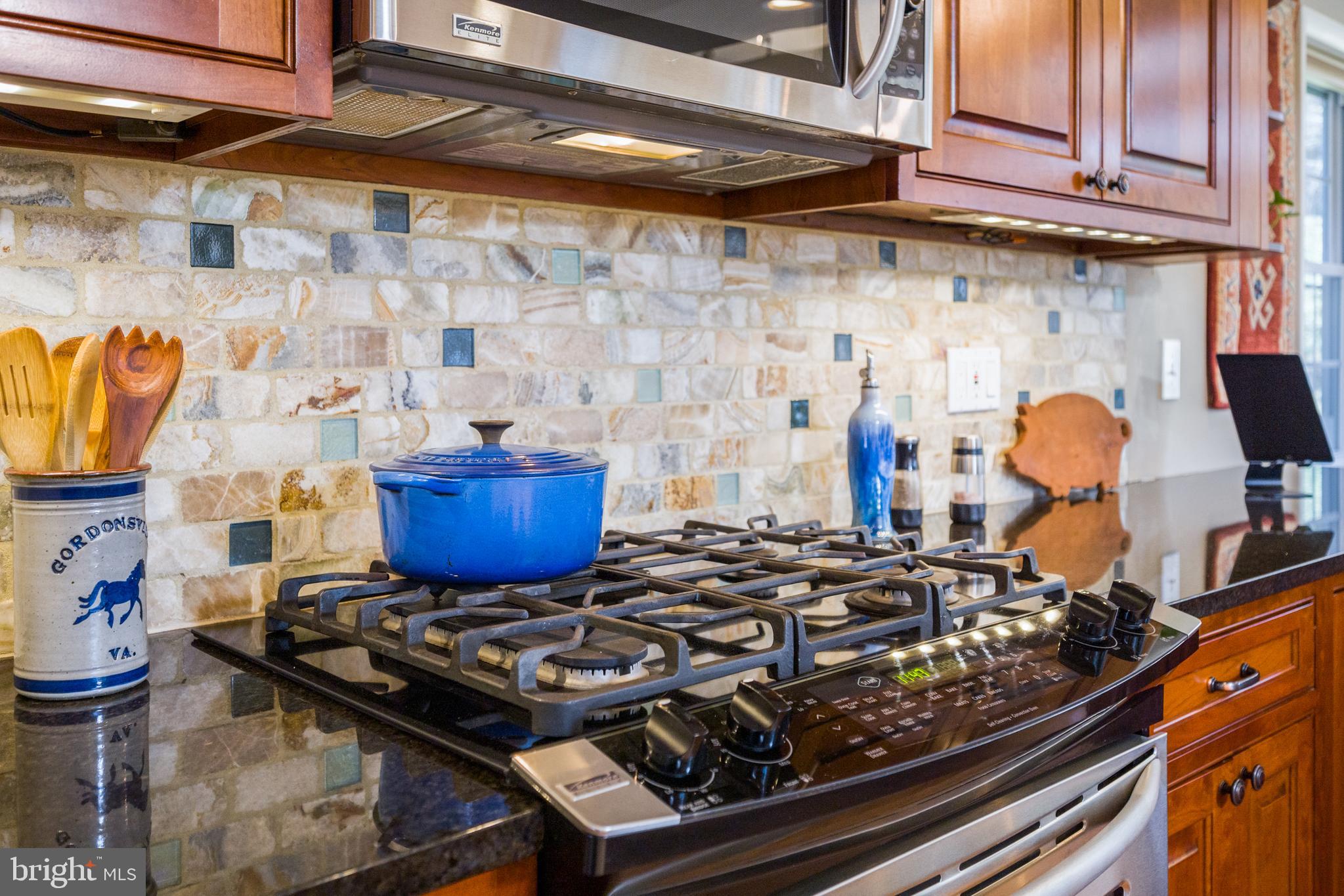 217 Rollingfield Road Catonsville, MD 21228 - Photo 11 of 40 gas range