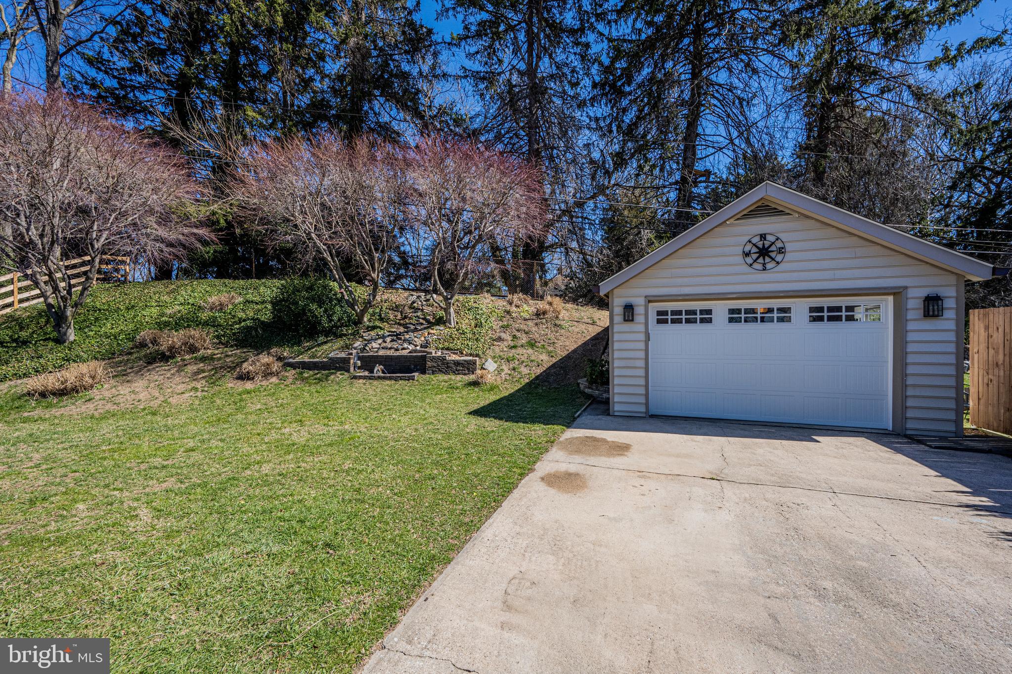 217 Rollingfield Road Catonsville, MD 21228 - Photo 2 of 40 1 car garage detached