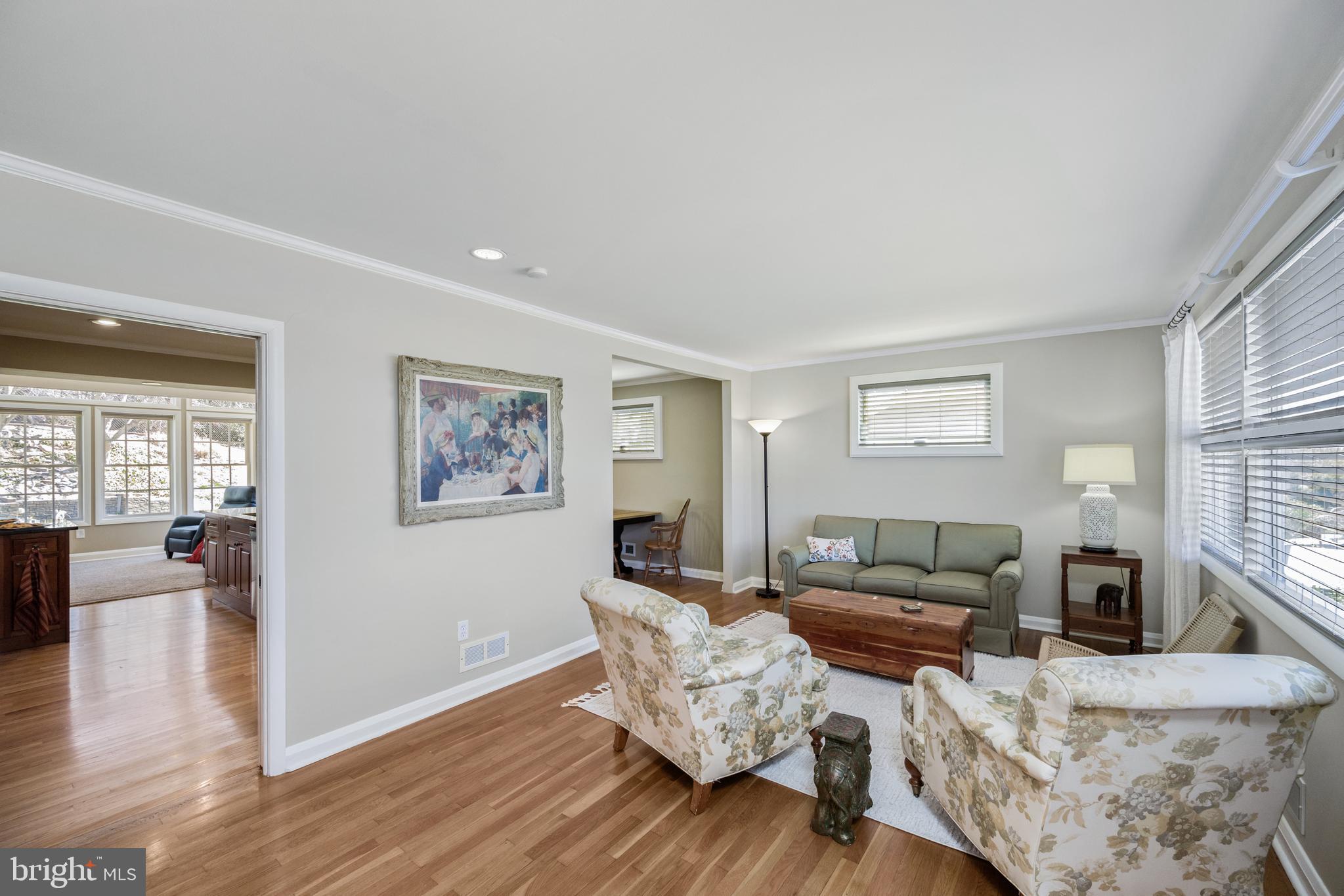 217 Rollingfield Road Catonsville, MD 21228 - Photo 5 of 40 living room