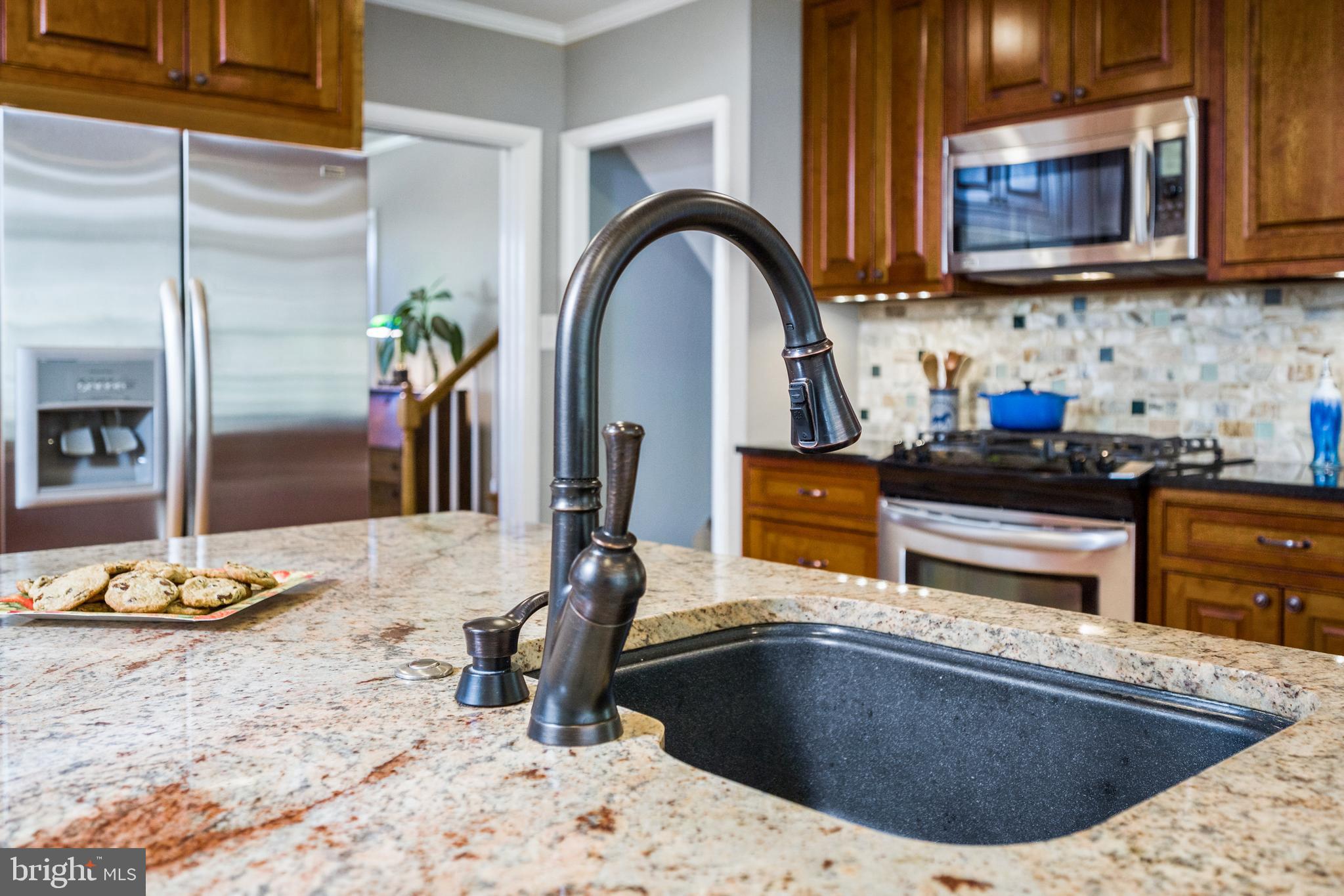 217 Rollingfield Road Catonsville, MD 21228 - Photo 10 of 40 composite sink