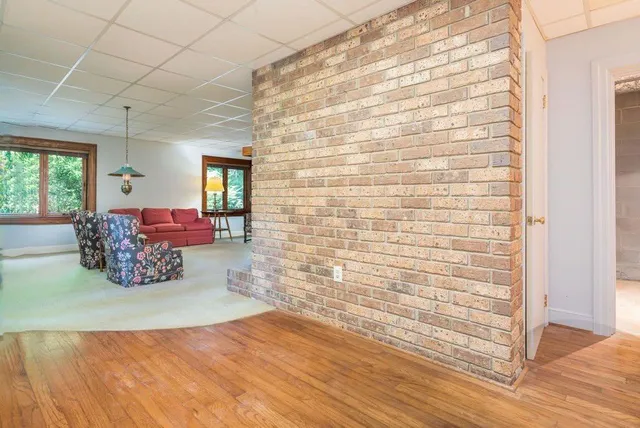 a view of livingroom with furniture
