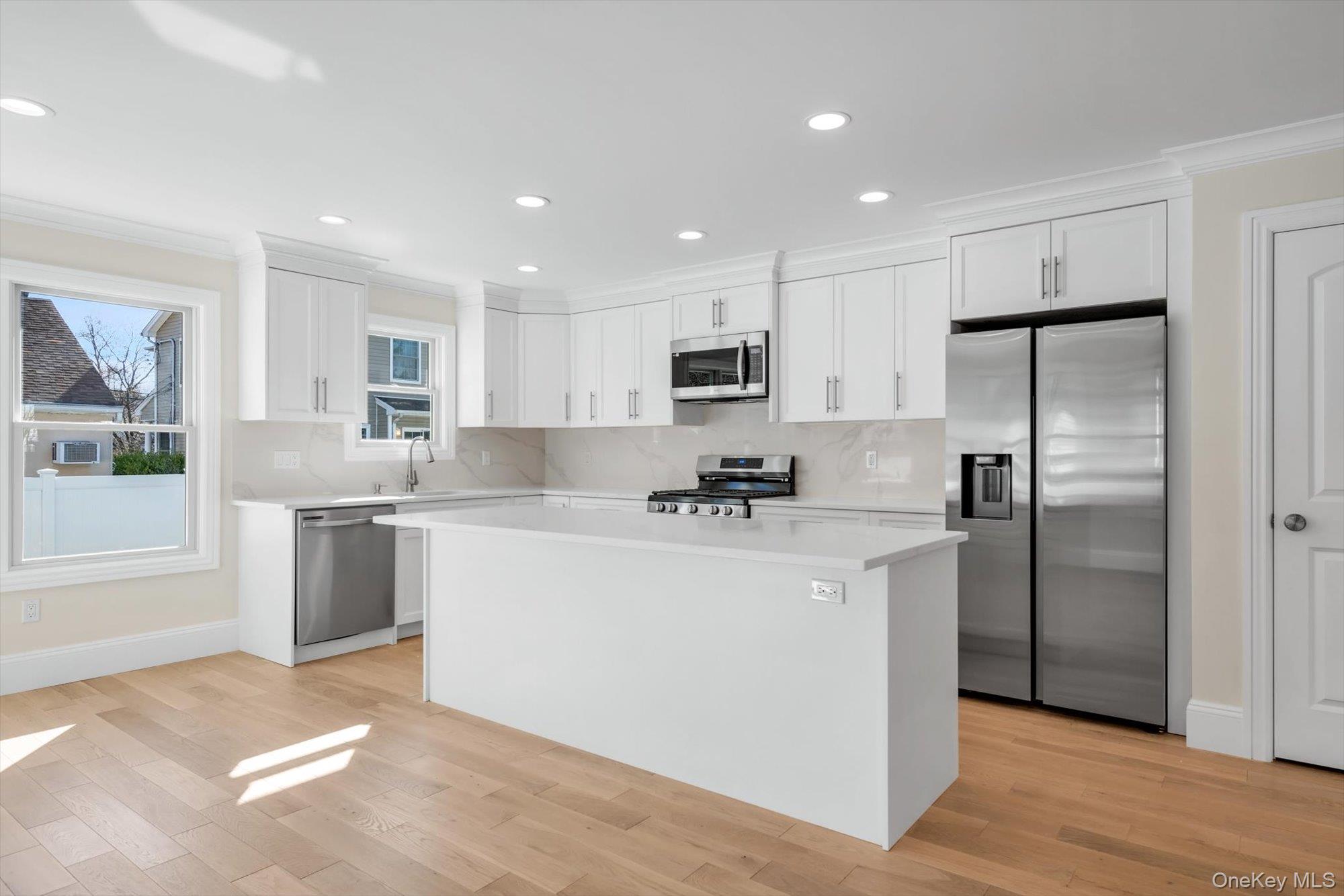 68 Edgewood Road, Unit B Port Washington, NY 11050 - Photo 6 of 22
