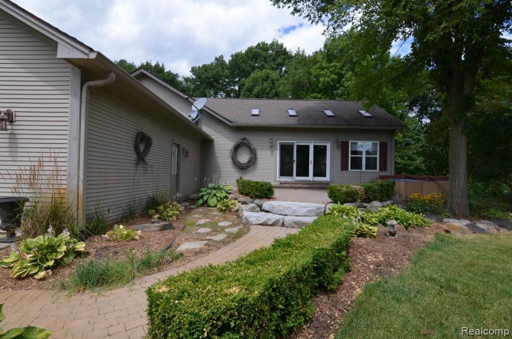 8620 Eaton Road Davisburg, MI 48350 - Photo 43 of 55 DSC_0985.jpg