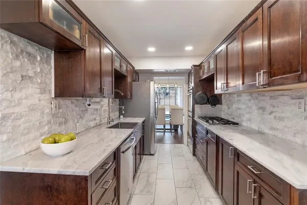 $549,900 | 2906 Pacific Court, Irving, TX 75062