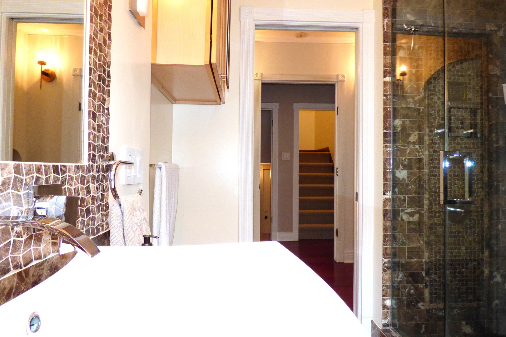 3313 North Rutherford Avenue Chicago, IL 60634 - Photo 12 of 38 a bathroom with a bathtub and a shower