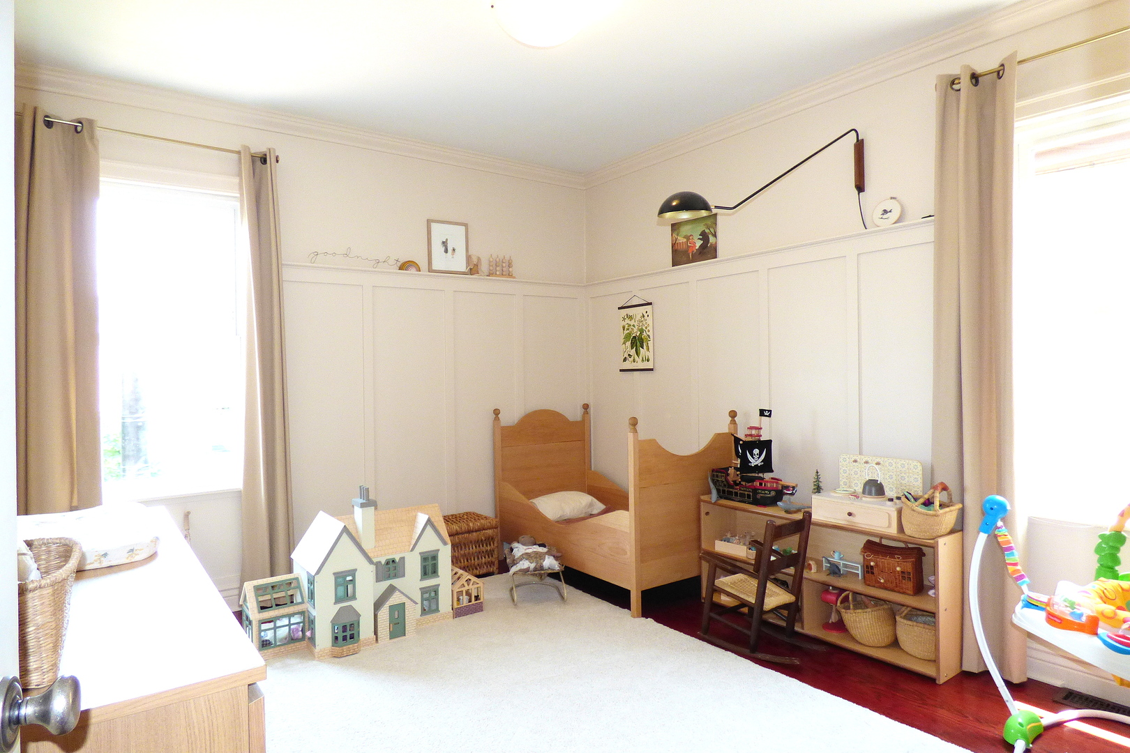 3313 North Rutherford Avenue Chicago, IL 60634 - Photo 13 of 38 a living room with furniture and white walls