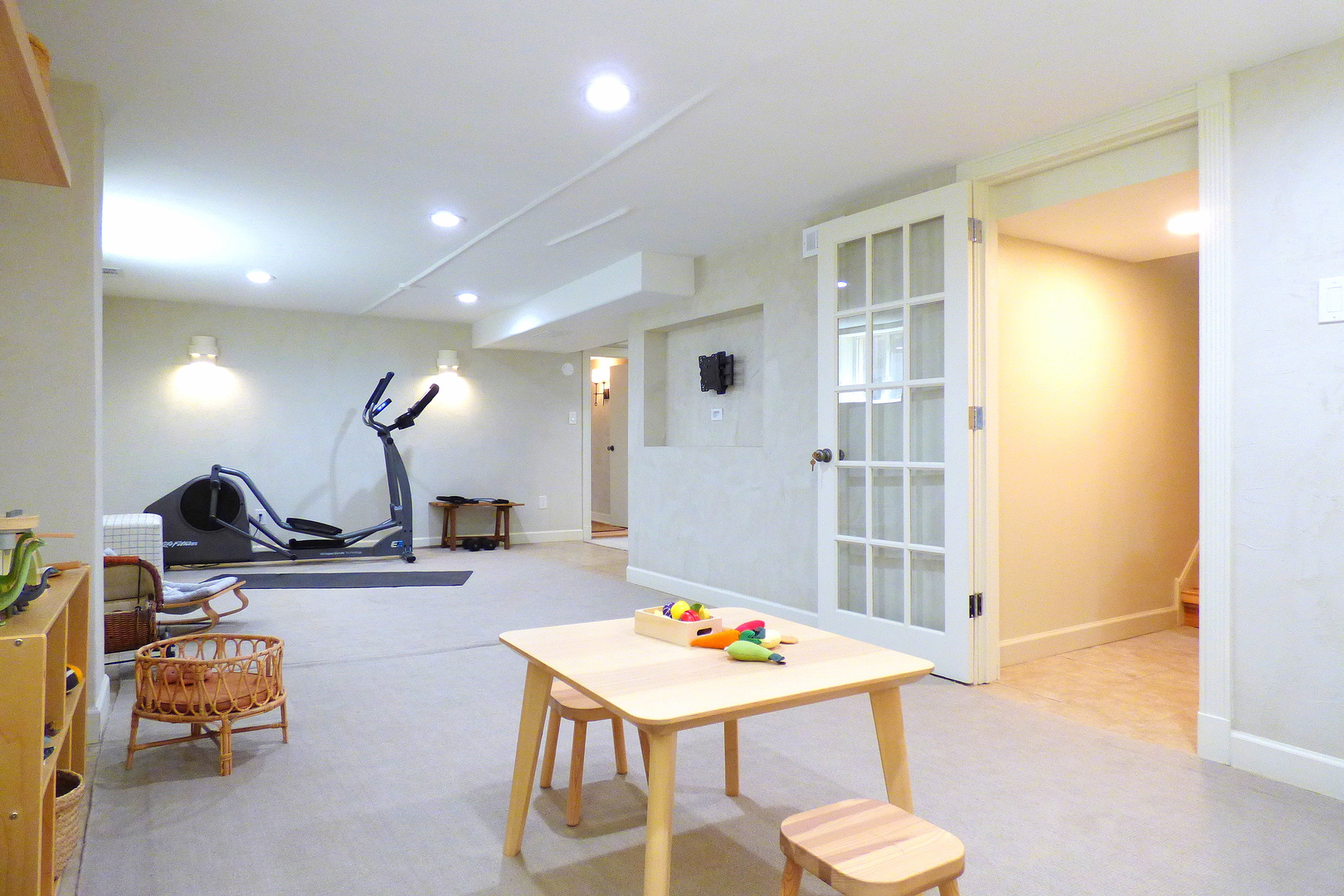 3313 North Rutherford Avenue Chicago, IL 60634 - Photo 22 of 38 a room with furniture and gym equipment