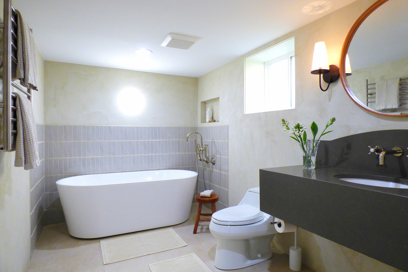 3313 North Rutherford Avenue Chicago, IL 60634 - Photo 26 of 38 a white bath tub sitting in a bathroom