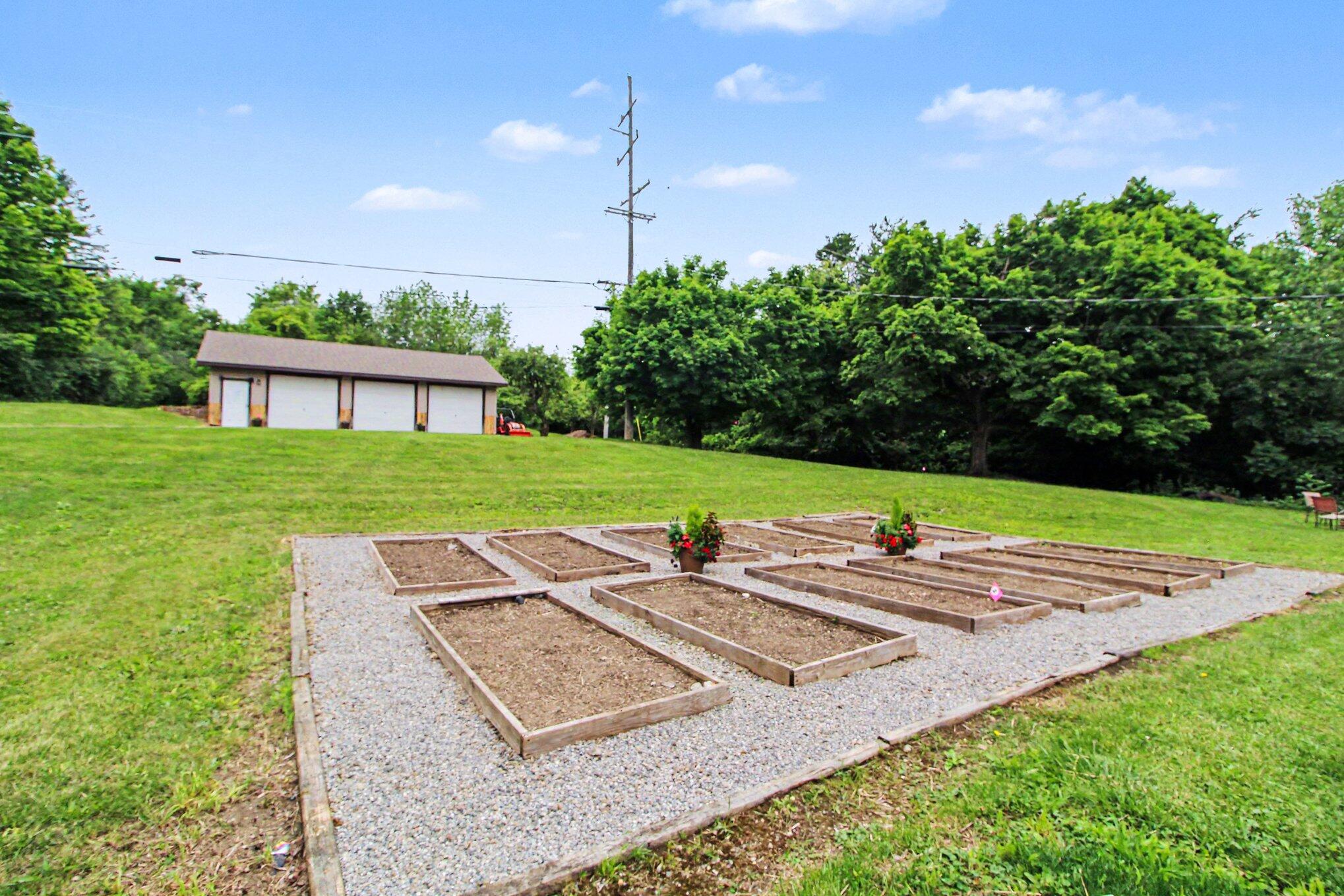 2736 South Wagner Road Ann Arbor, MI 48103 - Photo 65 of 91 063_file_2041