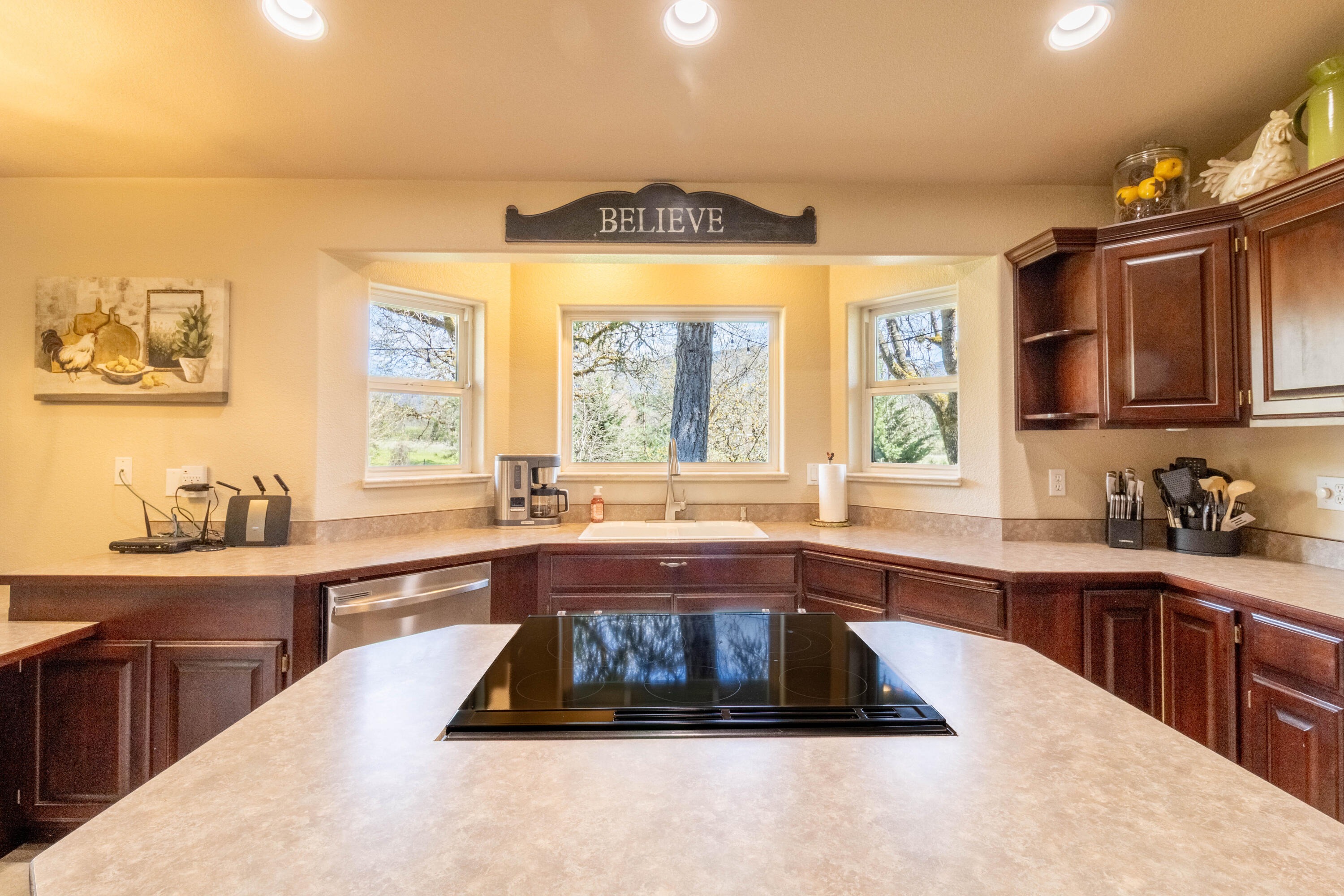 185 Starflower Way Merlin, OR 97532 - Photo 11 of 62