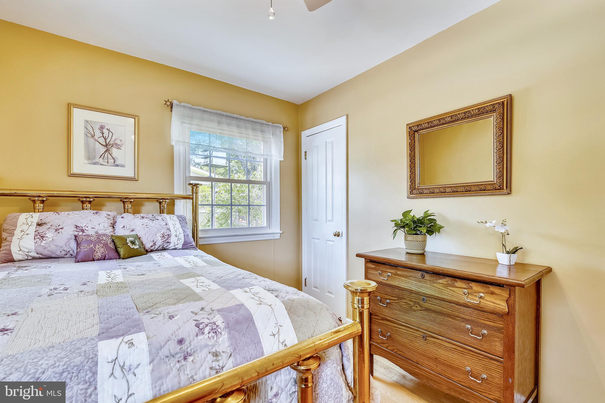 6316 Bells Mill Road Bethesda, MD 20817 - Photo 17 of 33 Guest Room