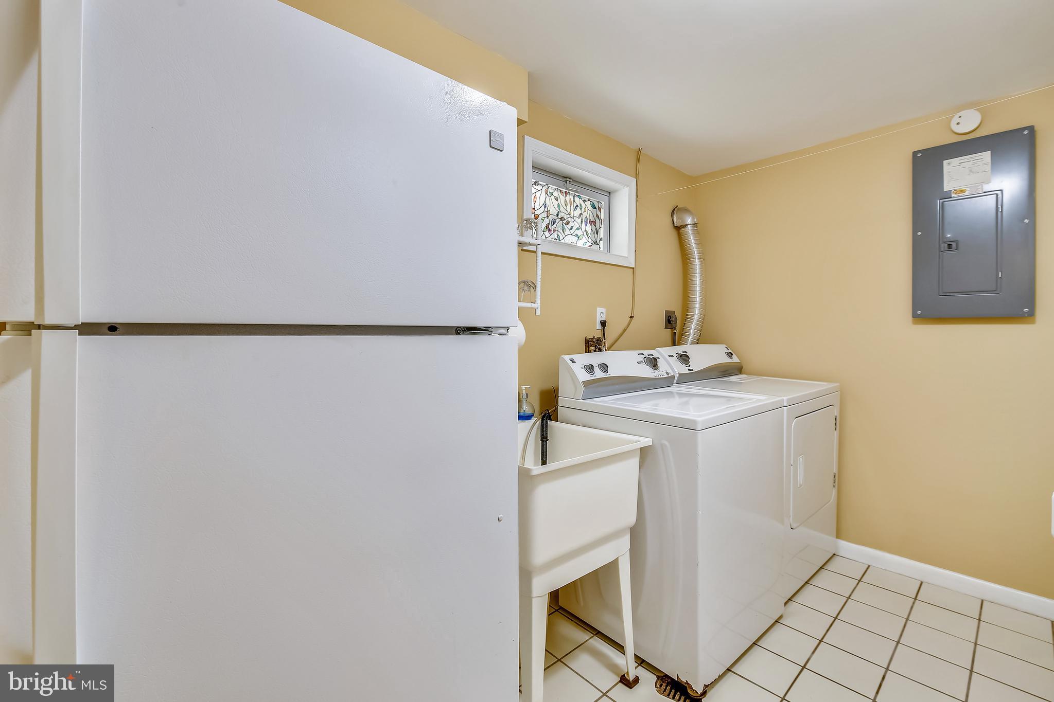 6316 Bells Mill Road Bethesda, MD 20817 - Photo 29 of 33 Laundry room