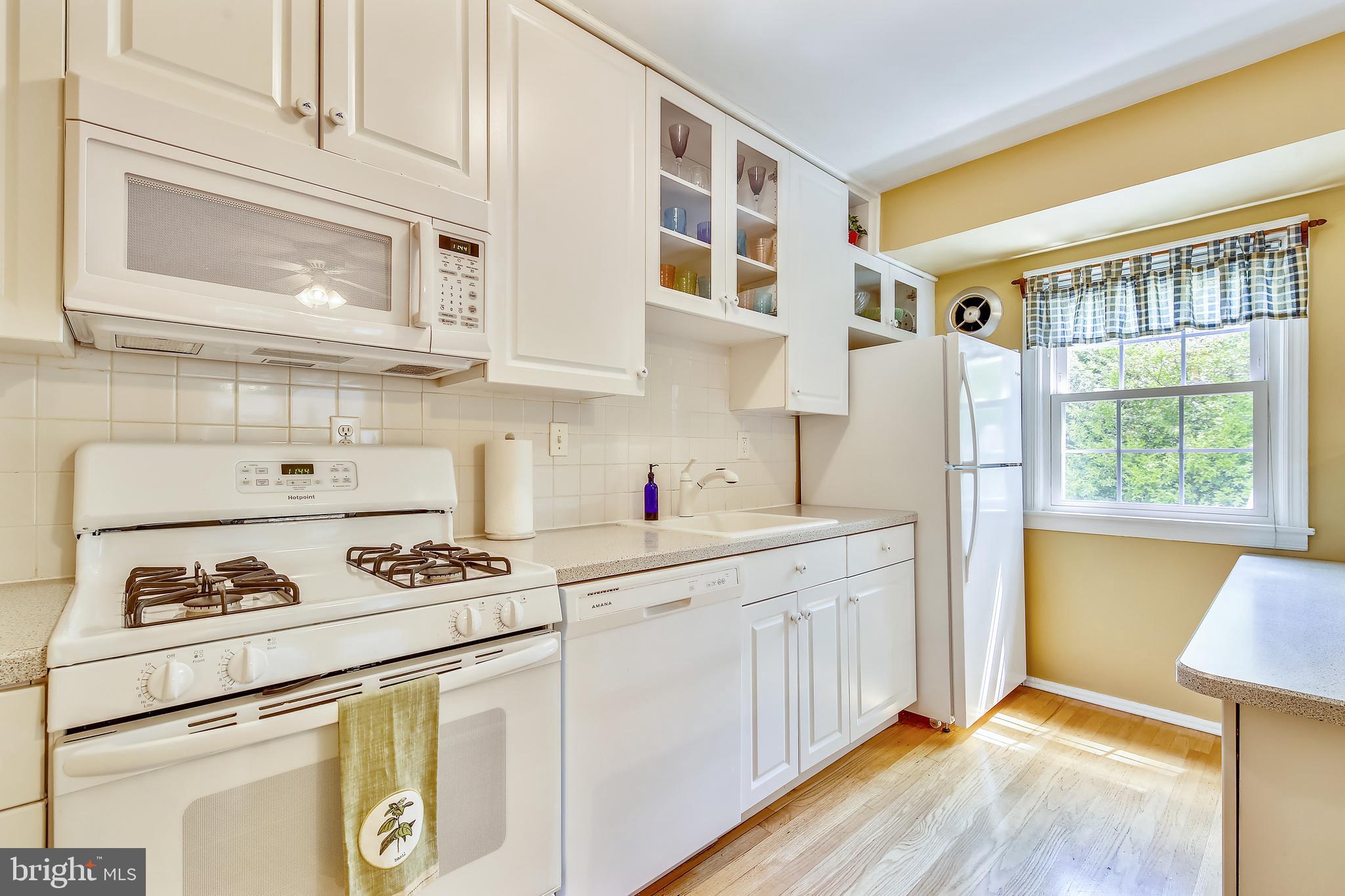 6316 Bells Mill Road Bethesda, MD 20817 - Photo 8 of 33 Kitchen with updated appliances
